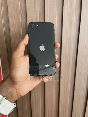 Apple iPhone SE 128 GB Black