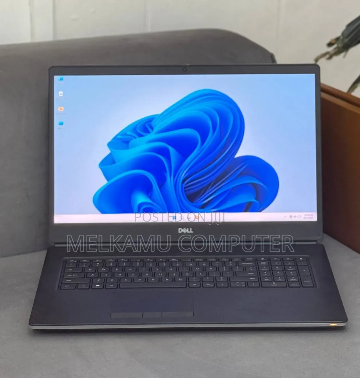 New Laptop Dell Precision 7760 16GB Intel Core i5 SSD 512GB