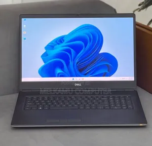 New Laptop Dell Precision 7760 16GB Intel Core i5 SSD 512GB