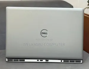 New Laptop Dell Precision 7760 16GB Intel Core i5 SSD 512GB