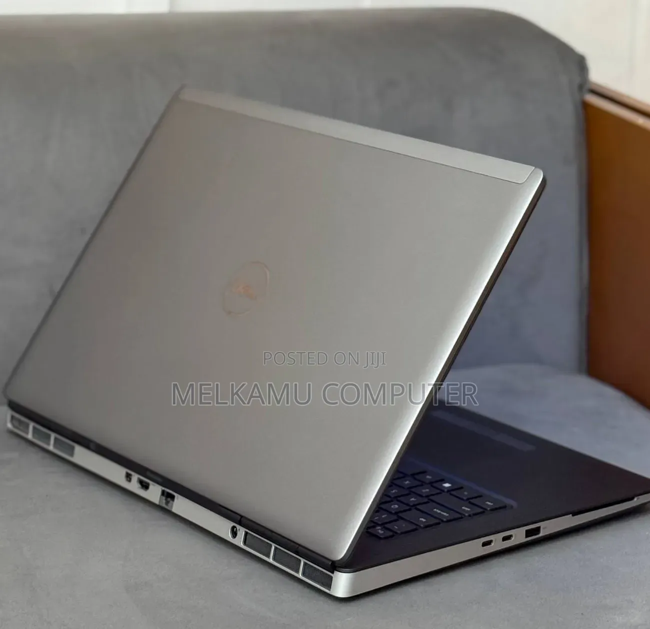 New Laptop Dell Precision 7760 16GB Intel Core i5 SSD 512GB