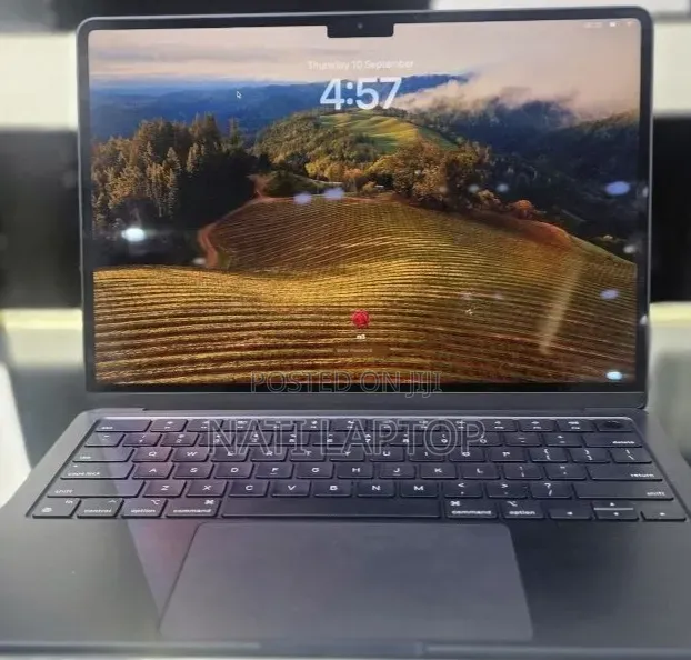 New Laptop Apple MacBook Air 2024 M3 8GB Apple M3 SSD 256GB