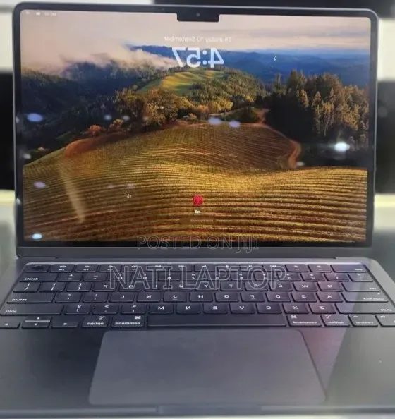New Laptop Apple MacBook Air 2024 M3 8GB Apple M3 SSD 256GB
