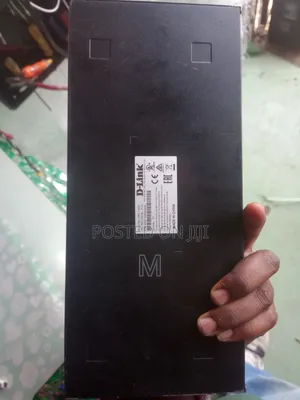 D-Link DES-1024D 24-Port Network Switch – Used
