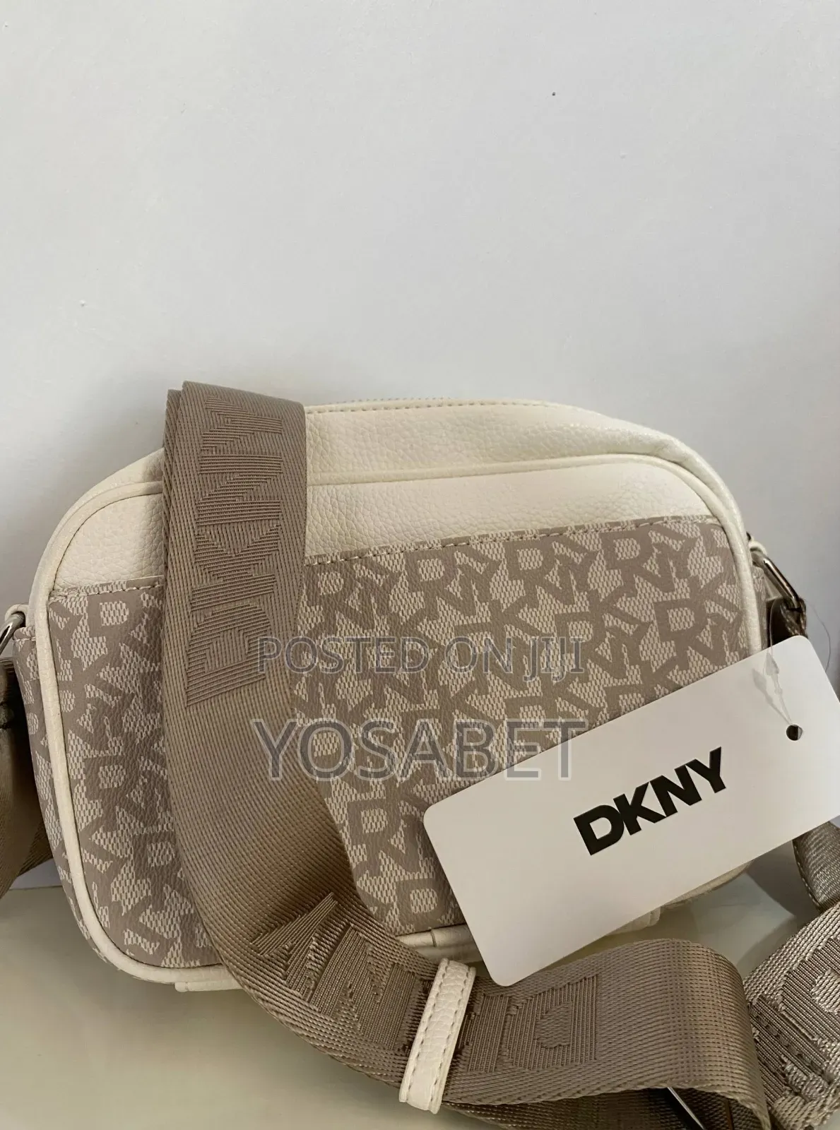 DKNY Womens Cross Body Bag
