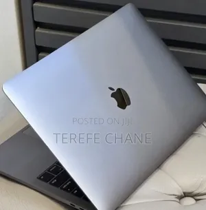 New Laptop Apple MacBook Pro 2019 16GB Intel Core i5 SSD 512GB