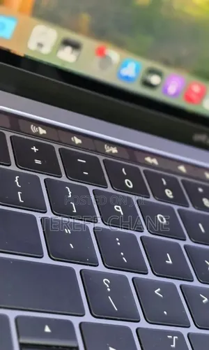 New Laptop Apple MacBook Pro 2019 16GB Intel Core i5 SSD 512GB