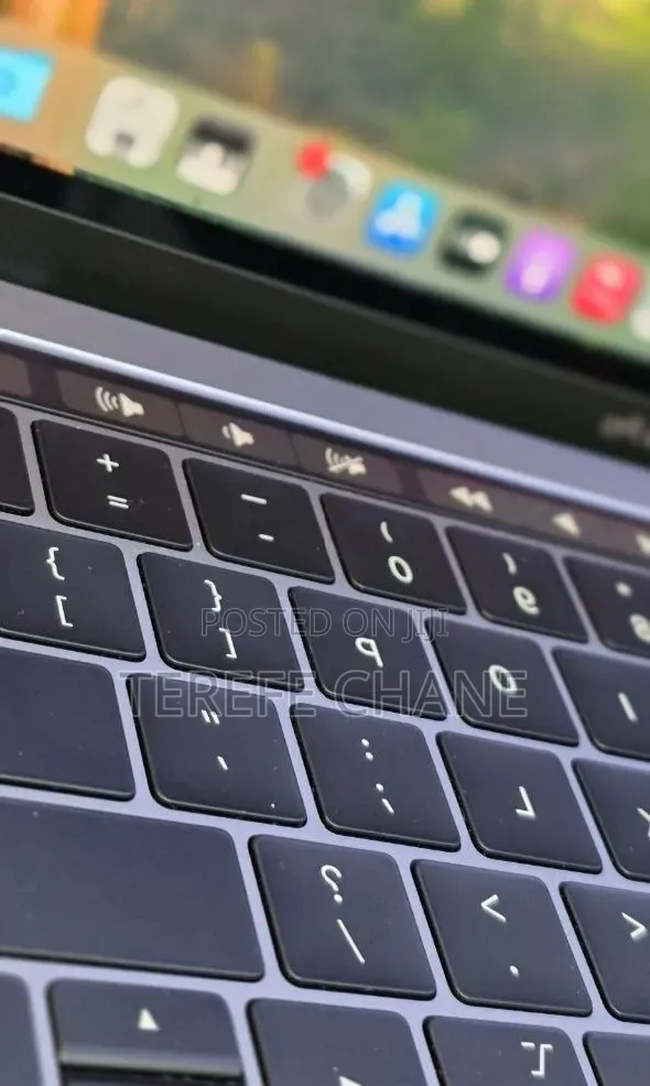 New Laptop Apple MacBook Pro 2019 16GB Intel Core i5 SSD 512GB