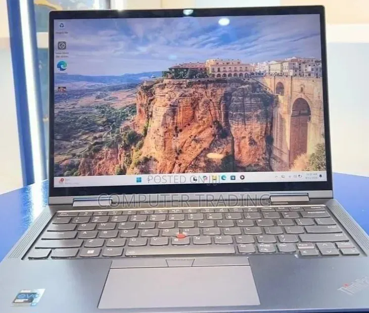 New Laptop Lenovo Yoga 9 16GB Intel Core i7 SSD 512GB