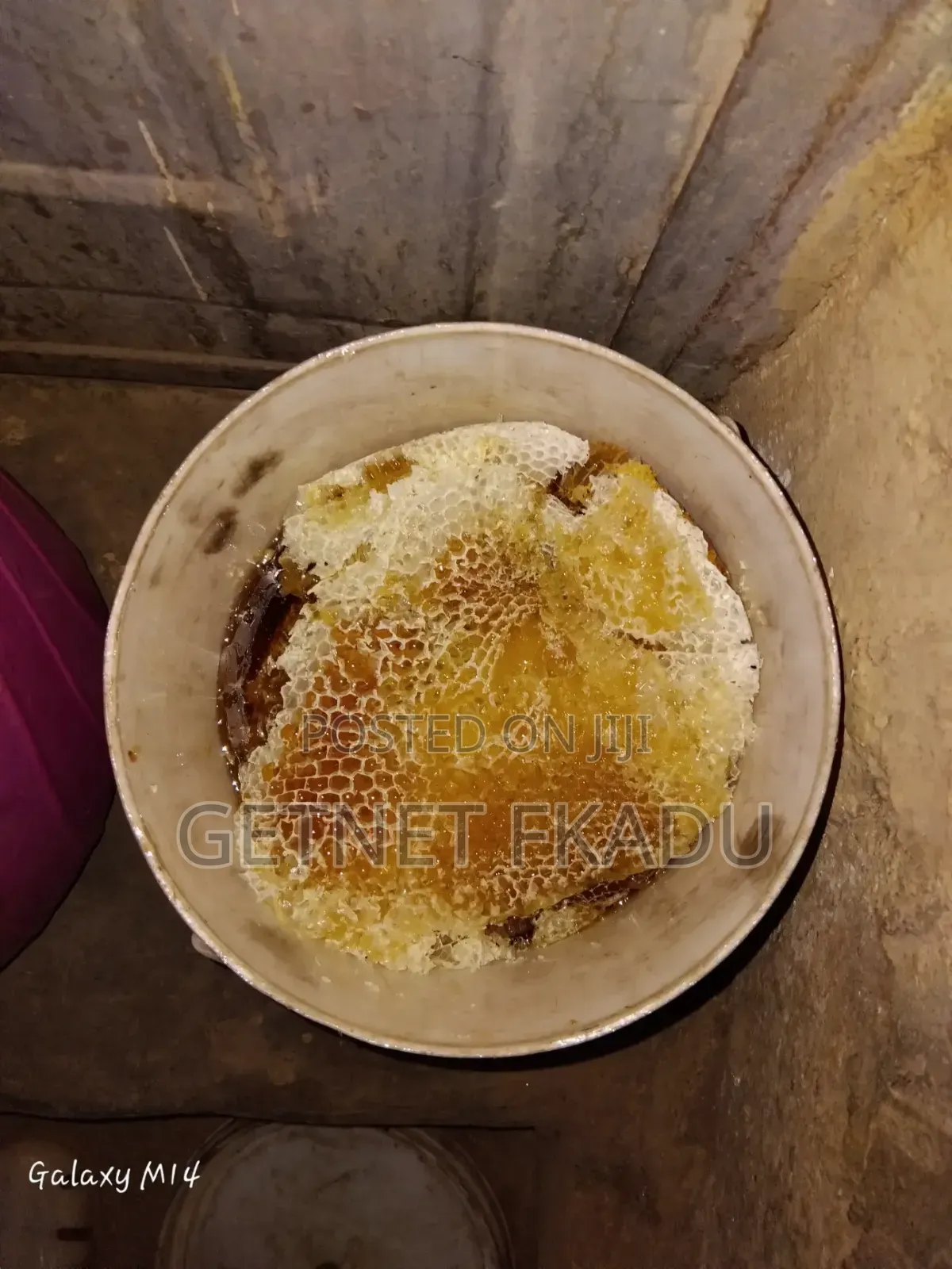 Honey- ቀይ ማር ነጭ ማር