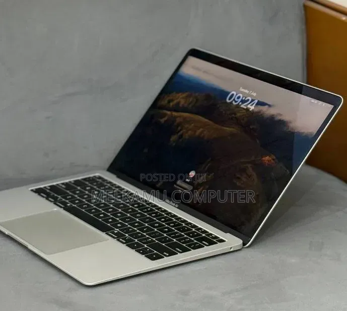 New Laptop Apple MacBook Air 2019 8GB Intel Core i5 SSD 128GB