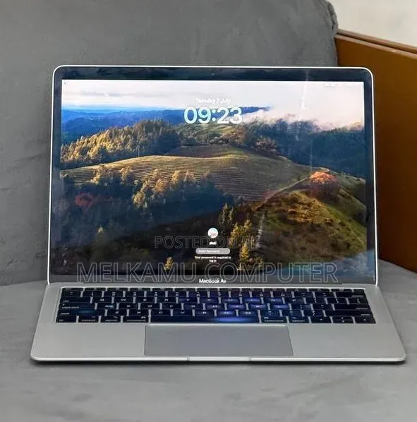 New Laptop Apple MacBook Air 2019 8GB Intel Core i5 SSD 128GB