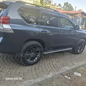 Toyota Land Cruiser Prado 2013 Gray