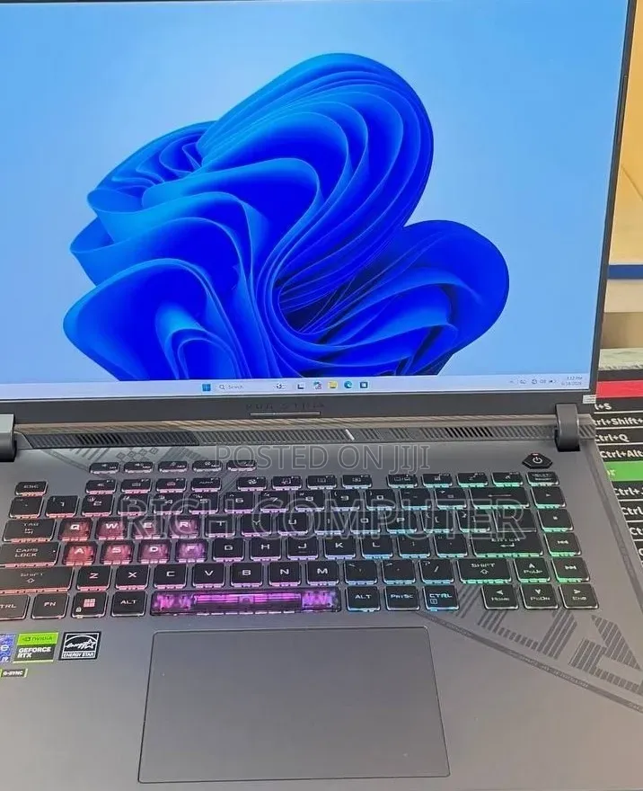 New Laptop HP OmniBook Ultra Flip 16" 16GB Intel Core i9 SSD 512GB