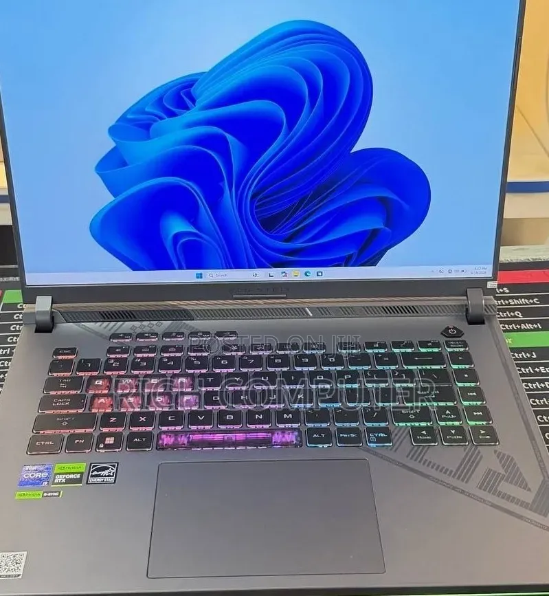 New Laptop HP OmniBook Ultra Flip 16" 16GB Intel Core i9 SSD 512GB
