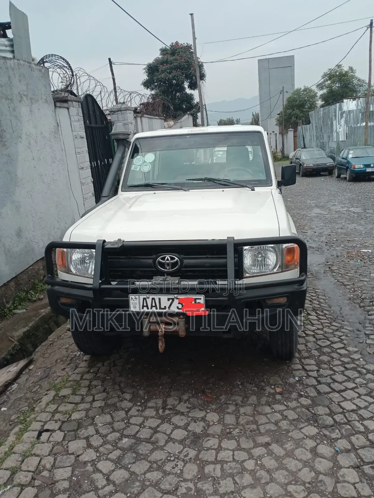 Toyota Land Cruiser 2017 White