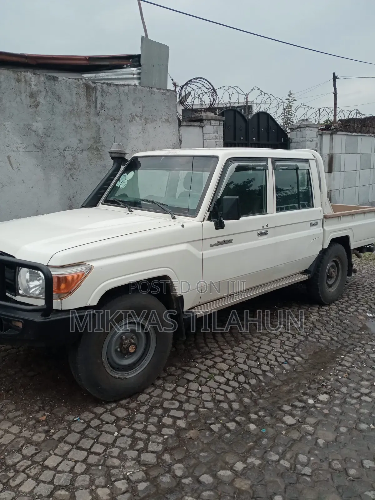 Toyota Land Cruiser 2017 White