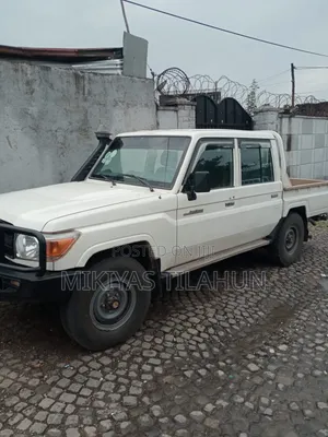Toyota Land Cruiser 2017 White