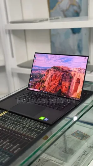 New Laptop Dell Precision 5560 16GB Intel Core i9 SSD 512GB