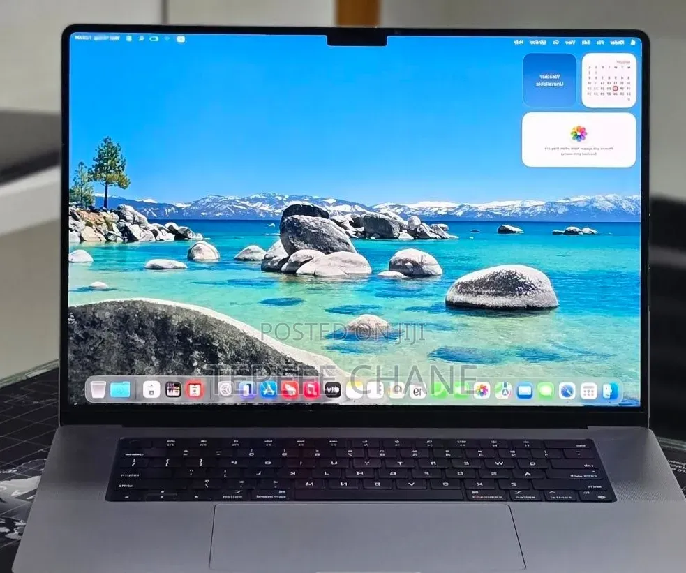 New Laptop Apple MacBook Pro 2022 M2 16GB Apple M2 SSD 512GB