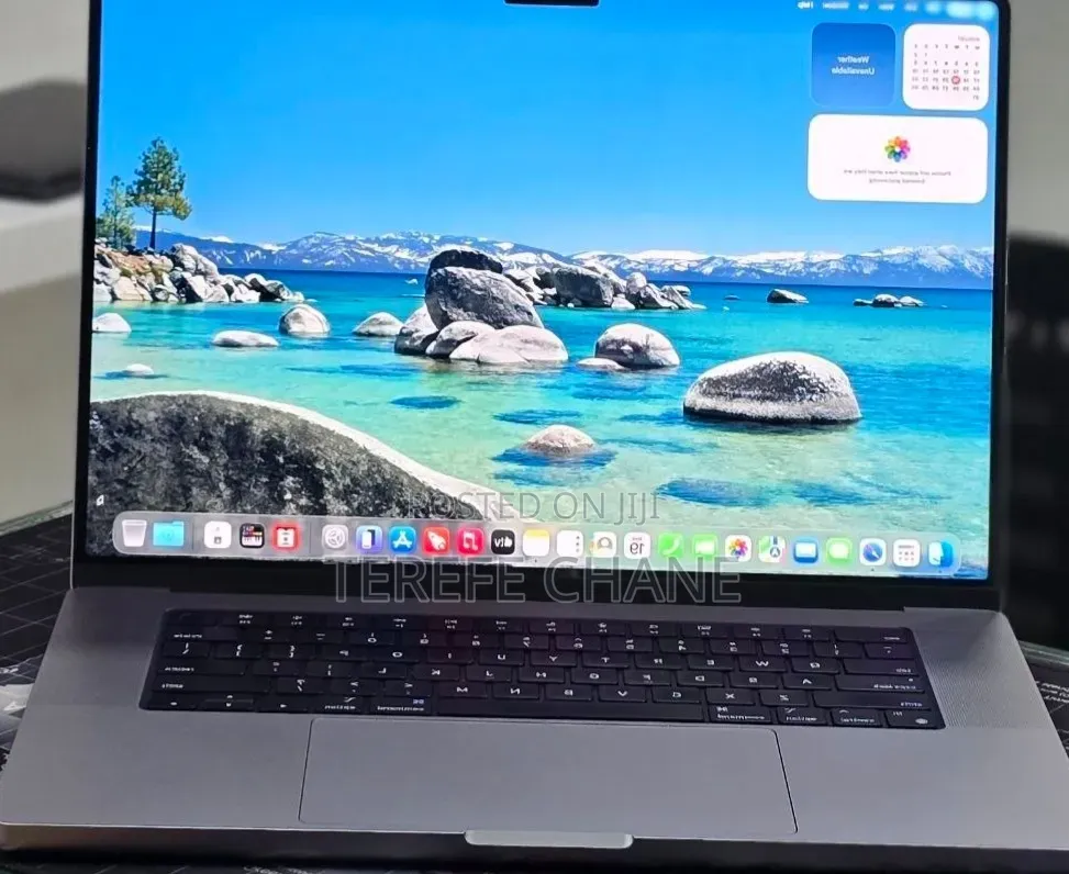 New Laptop Apple MacBook Pro 2022 M2 16GB Apple M2 SSD 512GB
