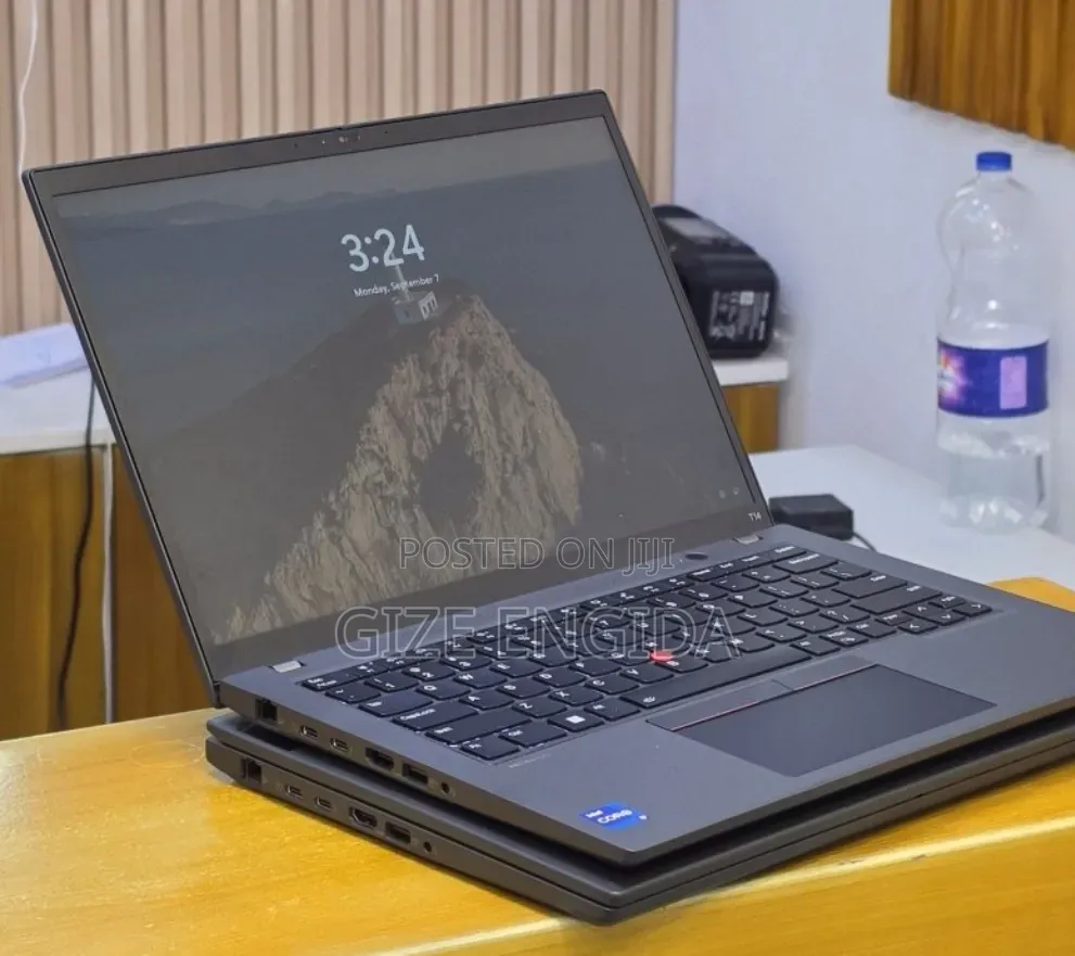 New Laptop Lenovo ThinkPad T14 G4 16GB Intel Core i7 SSD 512GB
