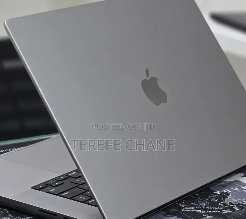 New Laptop Apple MacBook Pro 2022 M2 16GB Apple M2 SSD 512GB
