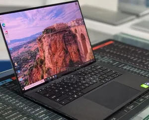 New Laptop Dell Precision 5560 16GB Intel Core i9 SSD 512GB