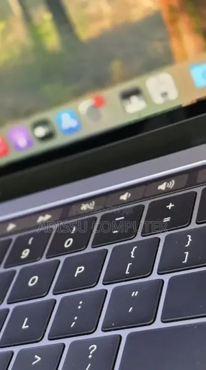 New Laptop Apple MacBook Pro 2019 16GB Intel Core i5 SSD 512GB