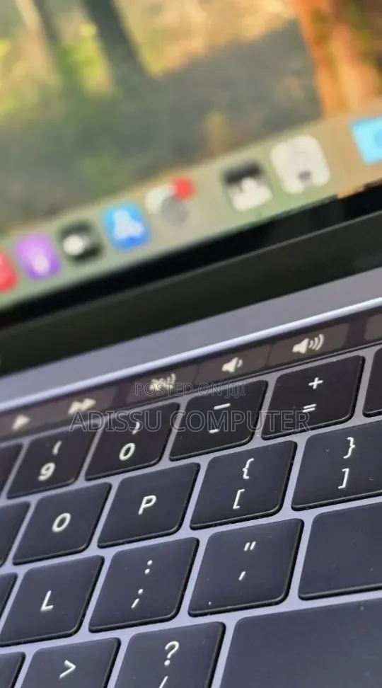 New Laptop Apple MacBook Pro 2019 16GB Intel Core i5 SSD 512GB