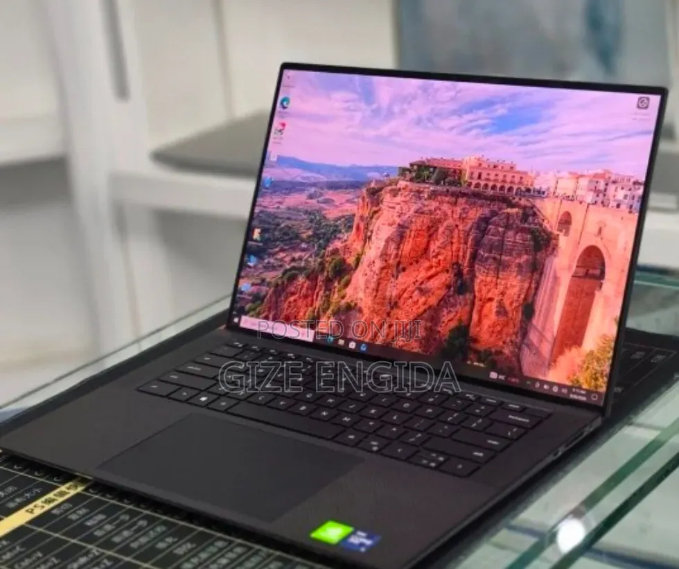New Laptop Dell Precision 5560 16GB Intel Core i7 SSD 512GB