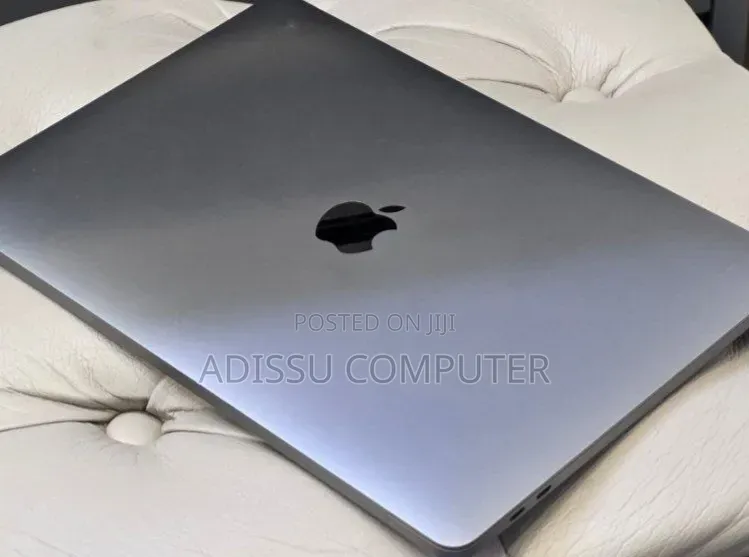 New Laptop Apple MacBook Pro 2019 16GB Intel Core i7 SSD 512GB