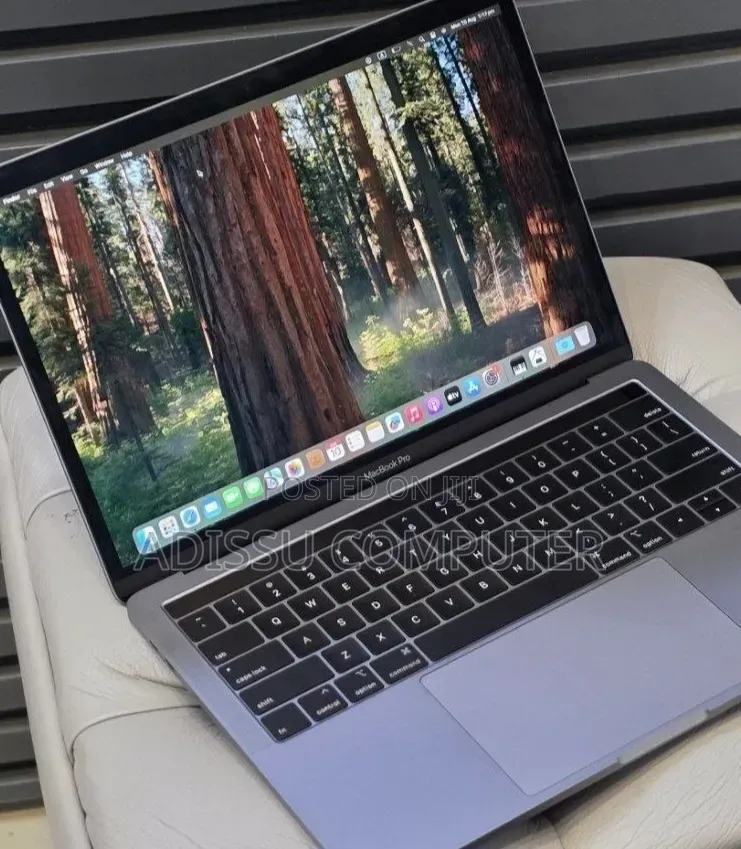 New Laptop Apple MacBook Pro 2019 16GB Intel Core i7 SSD 512GB