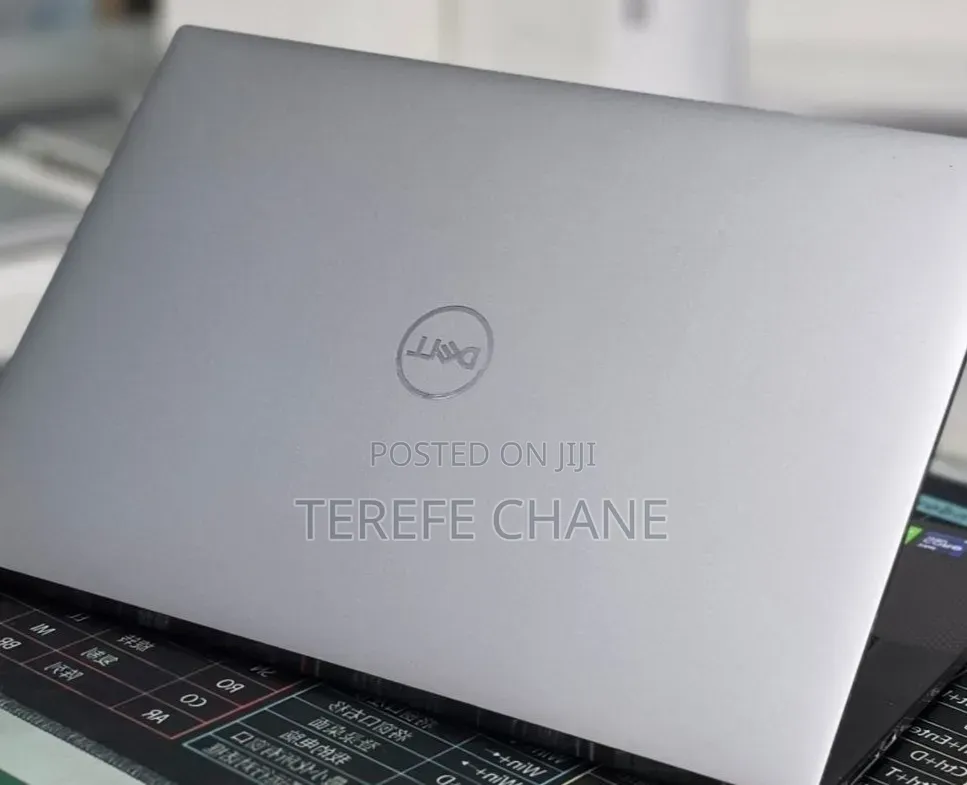 New Laptop Dell Precision 5560 16GB Intel Core i9 SSD 512GB