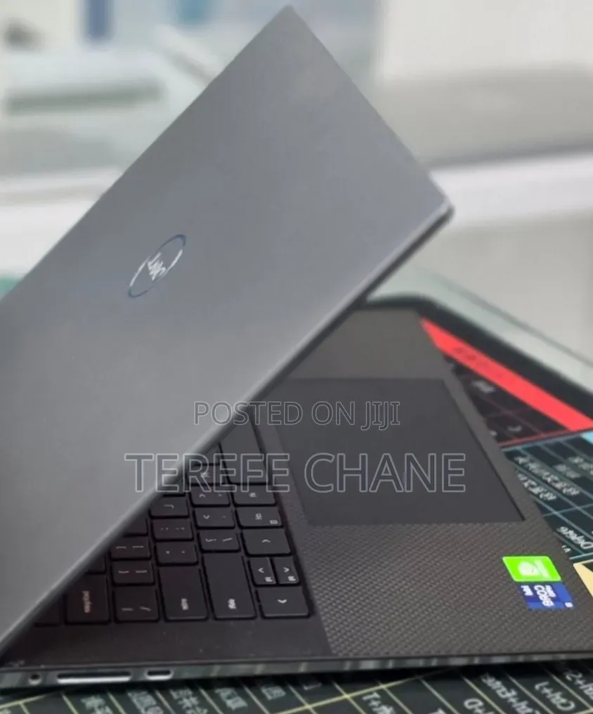 New Laptop Dell Precision 5560 16GB Intel Core i9 SSD 512GB