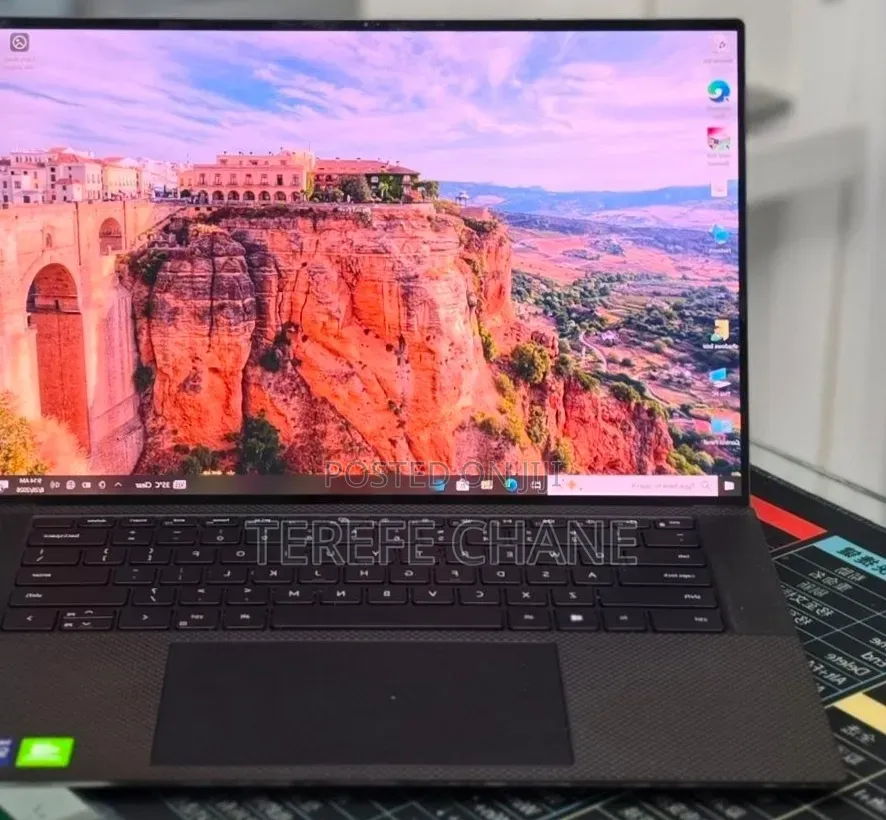New Laptop Dell Precision 5560 16GB Intel Core i9 SSD 512GB