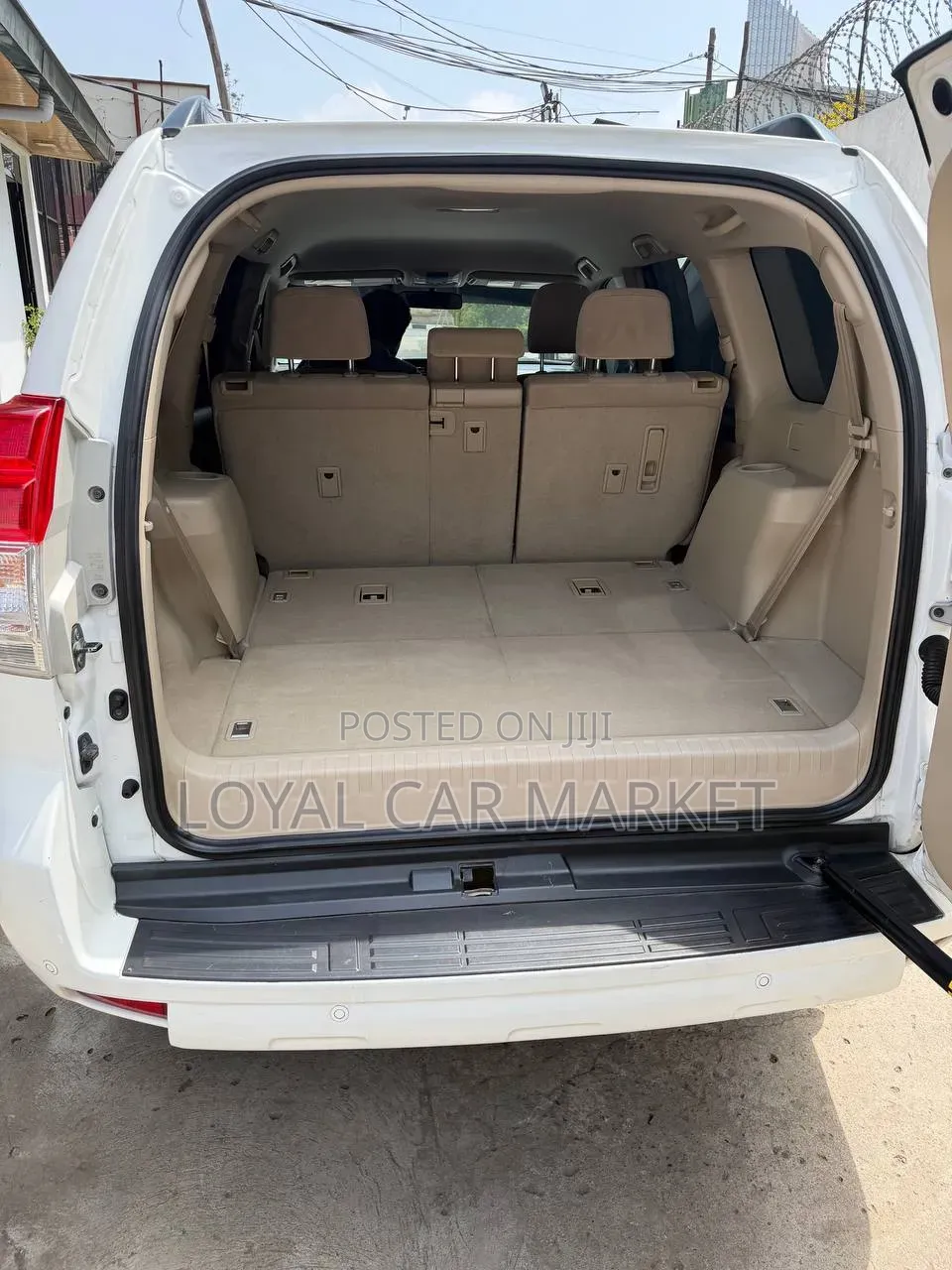 Toyota Land Cruiser Prado 2011 White