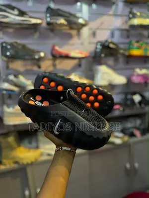Nike Mind 001