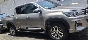 Toyota Hilux 2020 Gray
