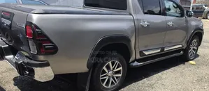 Toyota Hilux 2020 Gray