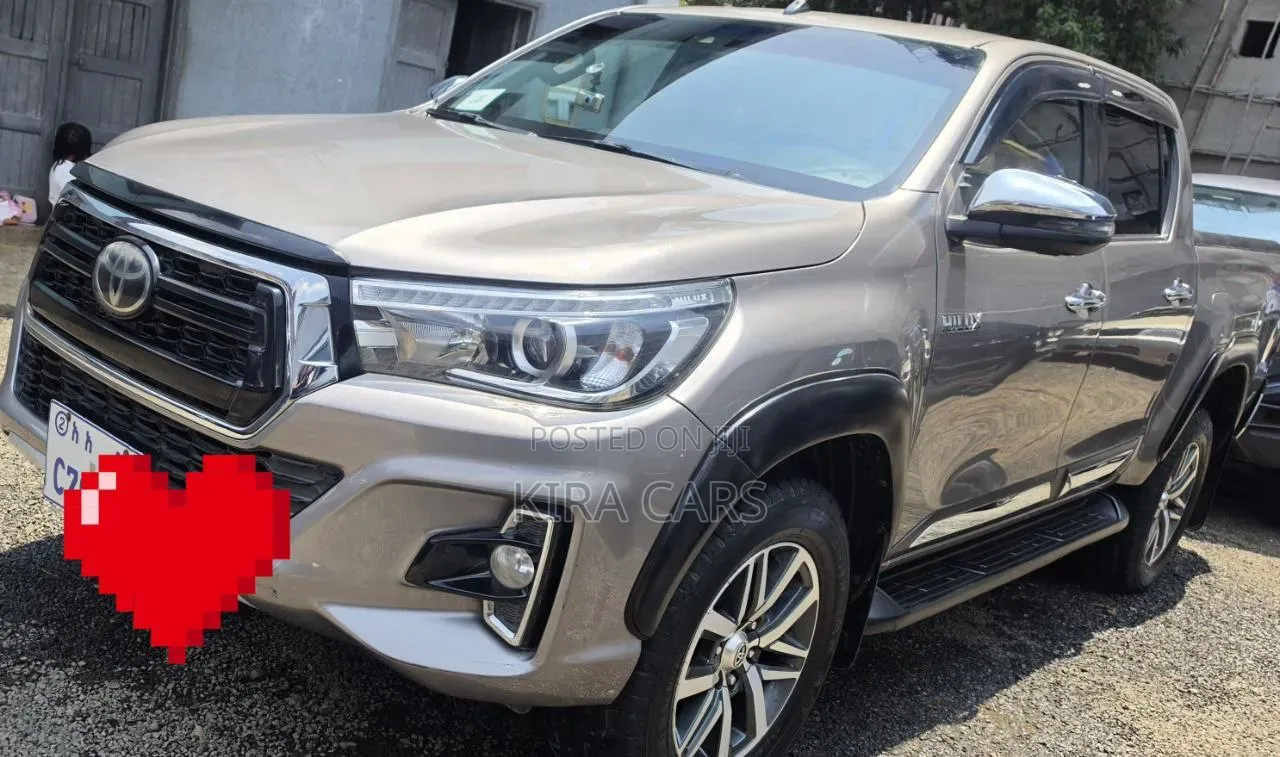 Toyota Hilux 2020 Gray