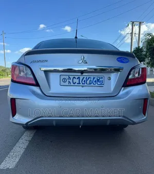 Mitsubishi Attrage 2022 Gray