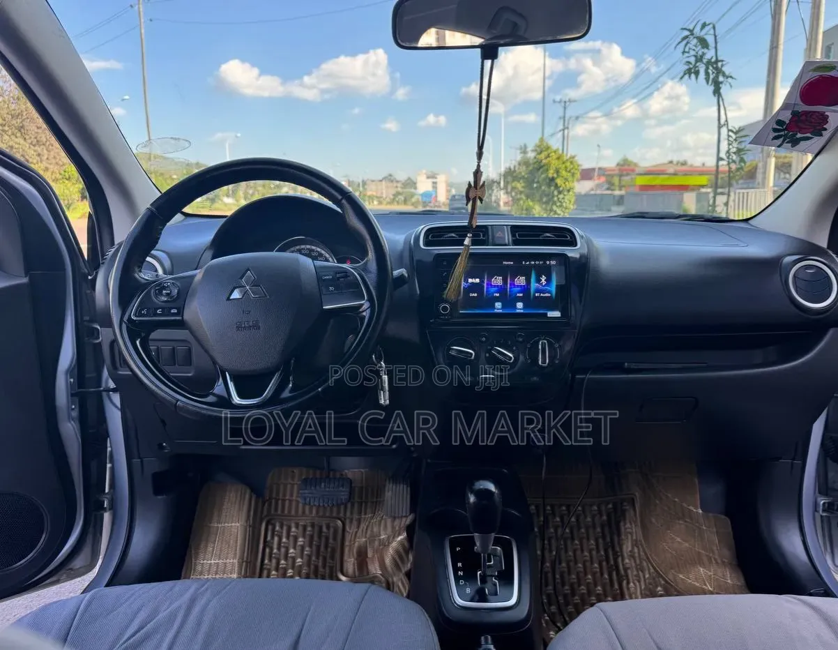 Mitsubishi Attrage 2022 Gray