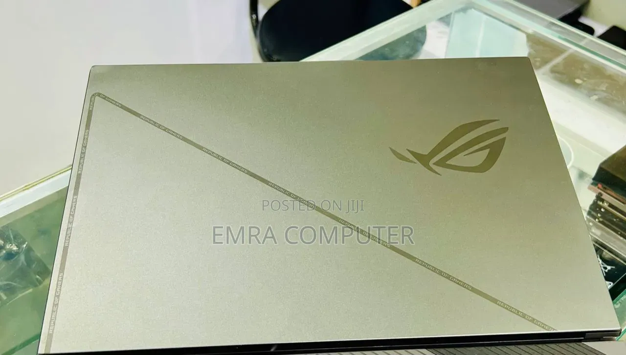 New Laptop Asus 16GB Intel Core i9 SSD 1T