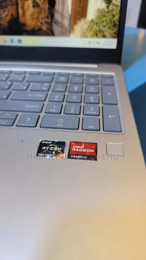 New Laptop HP Stream Notebook 8GB AMD Ryzen 3 SSD 256GB