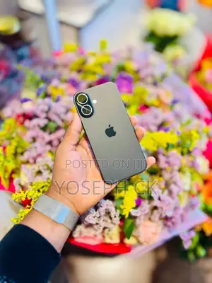 New Apple iPhone 16 128 GB Black