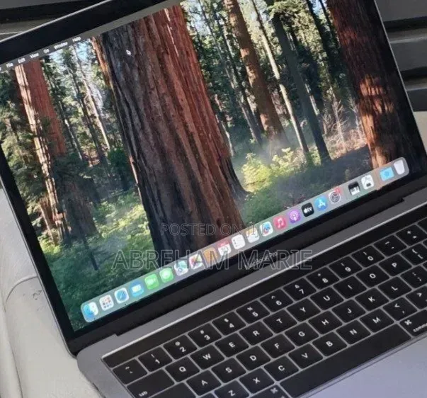 New Laptop Apple MacBook Pro 2019 16GB Intel Core i7 SSD 512GB