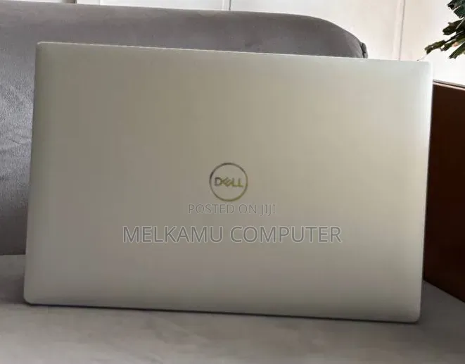 New Laptop Dell XPS 15 32GB Intel Core i9 SSD 1T