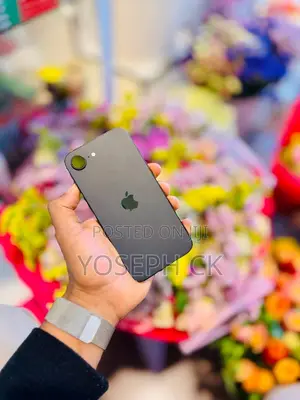 New Apple iPhone 16e 128 GB Black