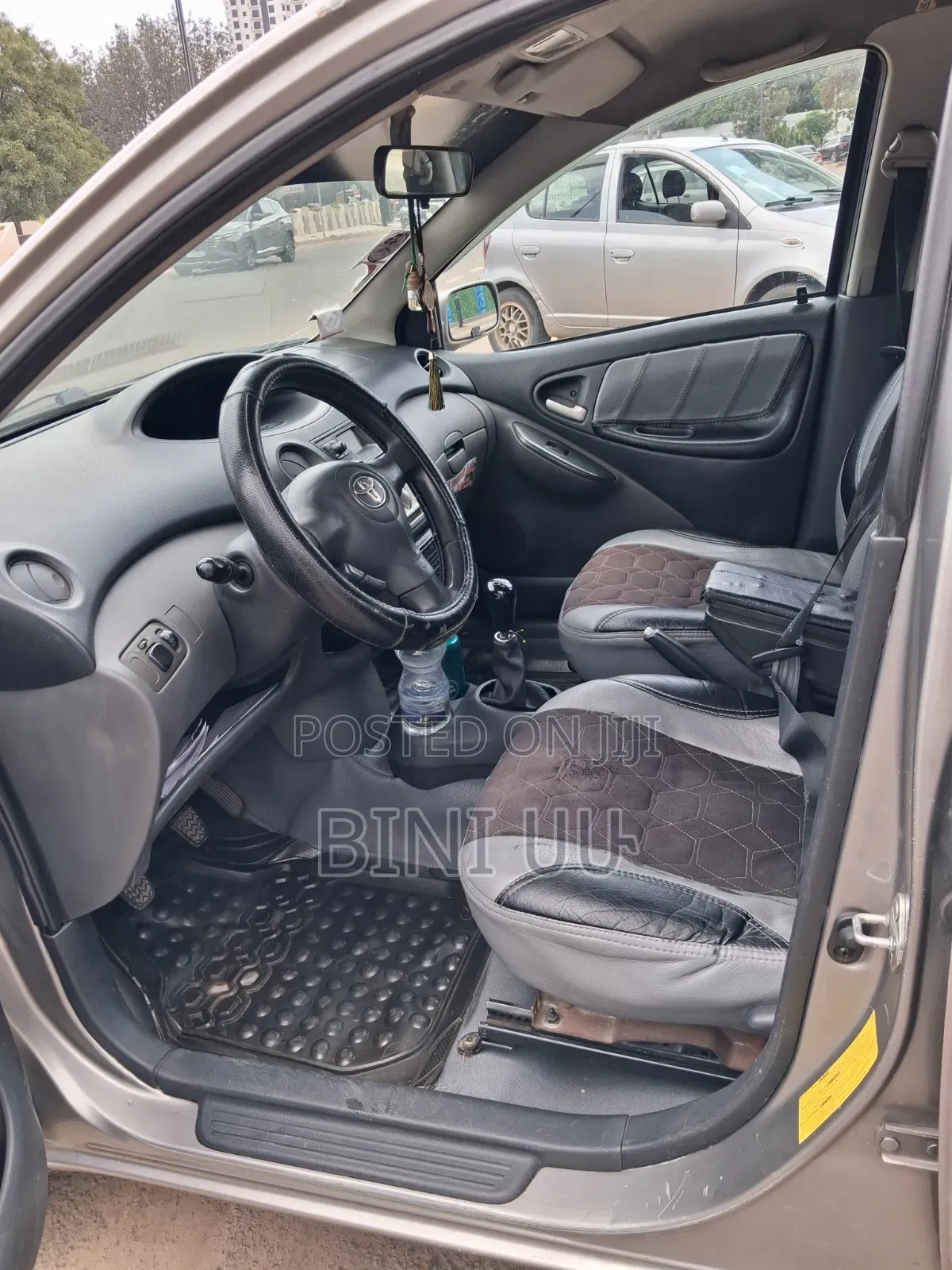Toyota Yaris 2005 Gray